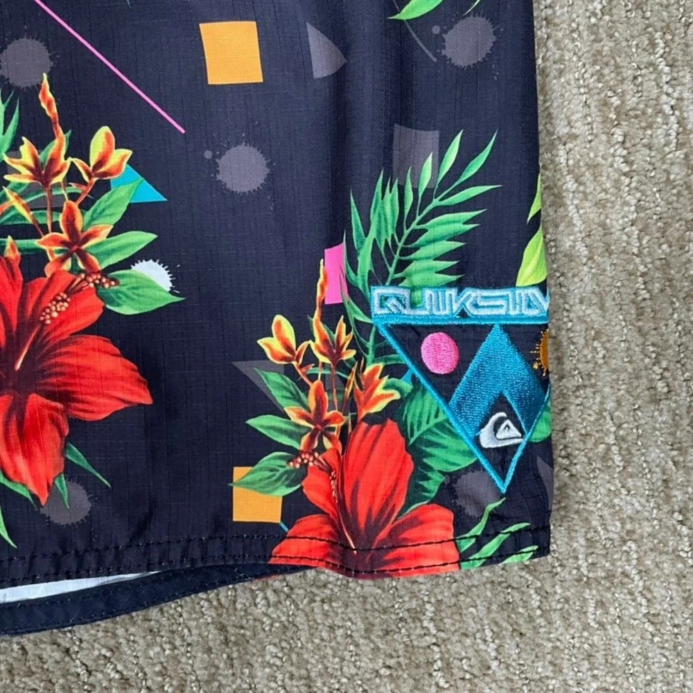 Quiksilver Board Shorts Mens‎ 34 Black Floral Geometric Retro Resort Surf Trunks